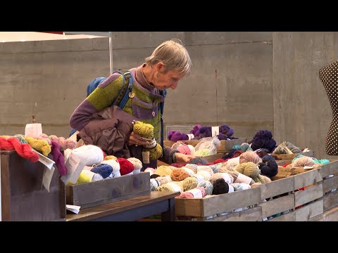 Miles de personas se congregan en Love Yarn Madrid, la mayor feria de lanas de Europa