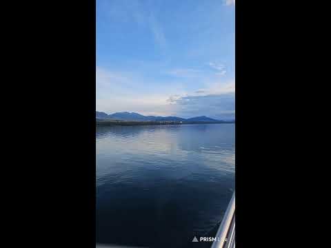 Sur le bateau entre la Suisse et la France