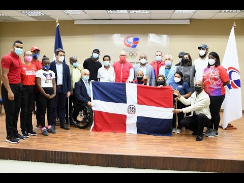 Alcaldesa Mejía entrega bandera a delegación paralímpica irá a Tokio