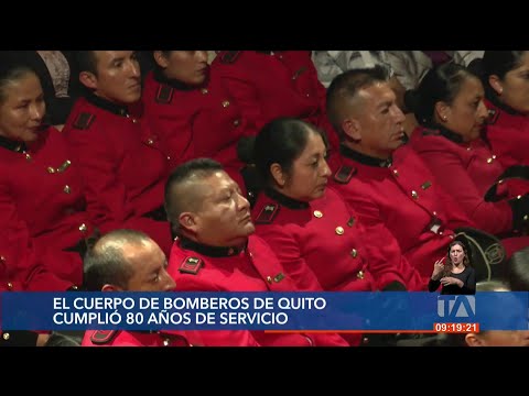 Miembros destacados del Cuerpo de Bomberos de Quito fueron condecorados