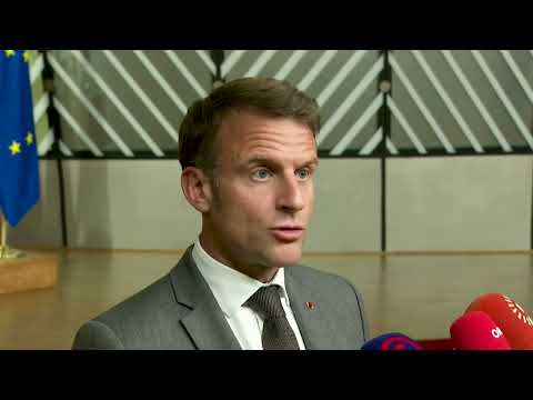 Législatives: Macron dénonce l'arrogance du RN