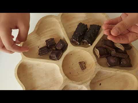 filling platter by chocolate 🍫 and vafel chocolate delicious 😋