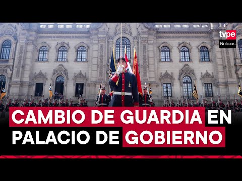 Presidenta Dina Boluarte lidera ceremonia de Cambio de Guardia en Palacio de Gobierno