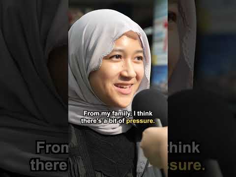 Do Young Singaporeans Feel Pressured to Date? #shorts