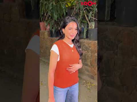 Samantha Ruth Prabhu Gracefully Stops to Pose for Paps #shorts #samantha