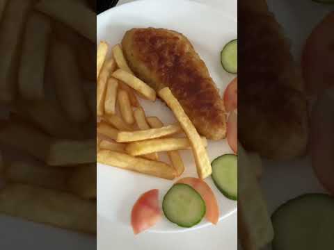 Gà chiên nước mắm cá rán khoai Tây chiên ngon xuất sắc