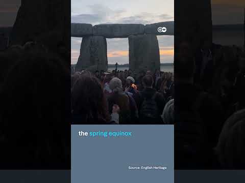 Gathering at Stonehenge to celebrate the spring equinox | DW News