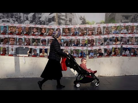 Αγωνία για τους 137 ομήρους που κρατά η Χαμάς - Οι συγγενείς τους ζητούν βοήθεια από την ΕΕ