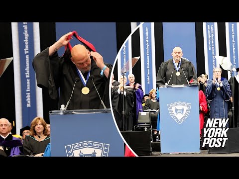Sen. John Fetterman dramatically whips off Harvard hood at Yeshiva University commencement