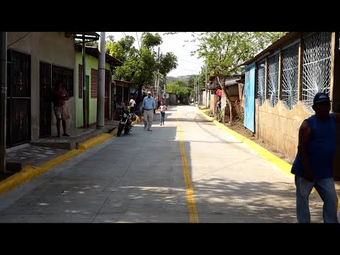 Familias del barrio “El Repliegue” estrenan nueva calle de concreto hidráulico