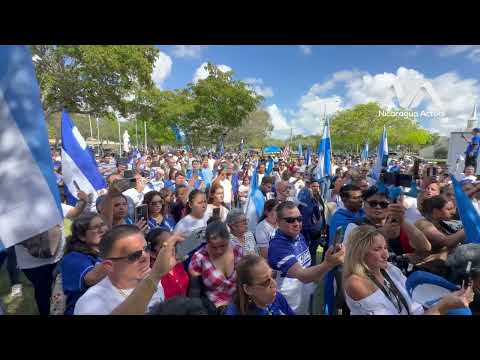 Nicaragüenses en Miami cantan emotivamente el himno Nacional de Nicaragua