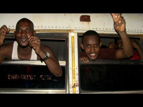 Coup d'État en Guinée : des dizaines de détenus du régime déchu libérés • FRANCE 24