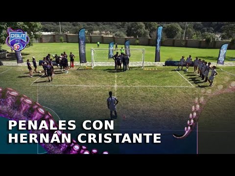 ¡Tanda de penales!  Hernán Cristante aconsejó a los porteros de DBUT FC.