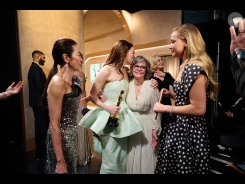 Emma Stone victime d'un craquage de robe aux Oscars 2024 : Ryan Gosling grand responsable !