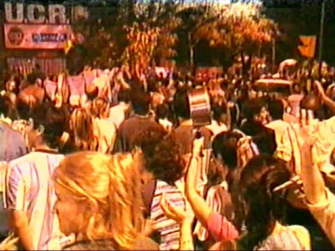 DiFilm - Cacerolazos y represión - Crisis 2001
