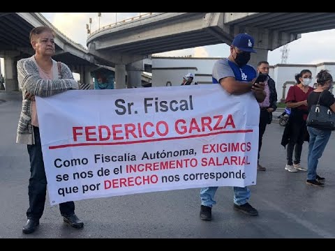 Manifestantes impiden circulación en el distribuidor vial Benito Juárez
