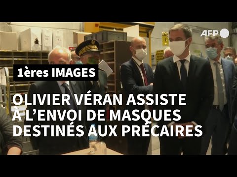 Olivier Véran supervise la distribution de masques pour les plus défavorisés | AFP Images