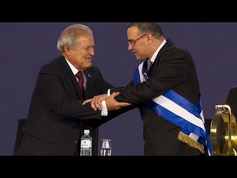 El Salvador ordena la captura del expresidente Salvador Sánchez Cerén, acusado de desfalco