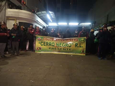La Paz amanece sin paz, por bloqueo minero en el Centro