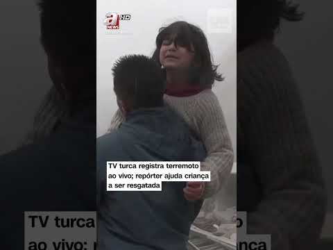 #Shorts - Repórter de TV turca ajuda criança a ser resgatada durante terremoto