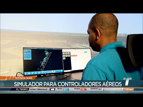 Controladores aéreos reciben entrenamiento en un simulador
