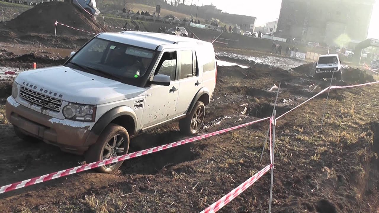 Land Rover Discovery 4 offroad test drive