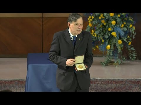 Giorgio Parisi, co-lauréat du prix Nobel de physique, reçoit sa médaille à Rome | AFP Images