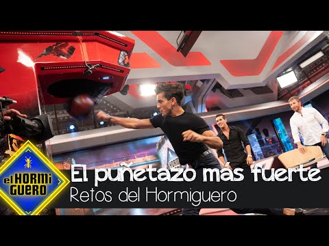 Mario Casas y Óscar Casas demuestran quién tiene más fuerza dando puñetazos - El Hormiguero