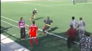 لاعب لبناني يضرب حكم  احتجاجاً على الكرت الاحمر