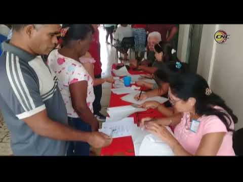Electores campechuelenses asisten a las urnas