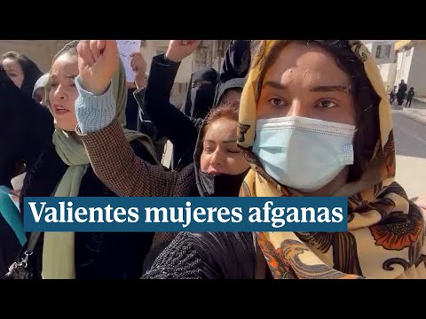 Mujeres afganas se manifiestan en las calles de Kabul para pedir apoyo a la comunidad internacional