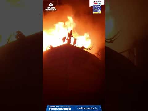 Incendio en el muelle de Cabotaje