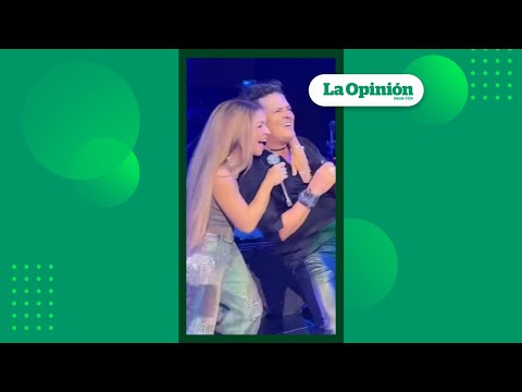 Shakira sorprende a Carlos Vives durante su concierto en Miami | La Opinión