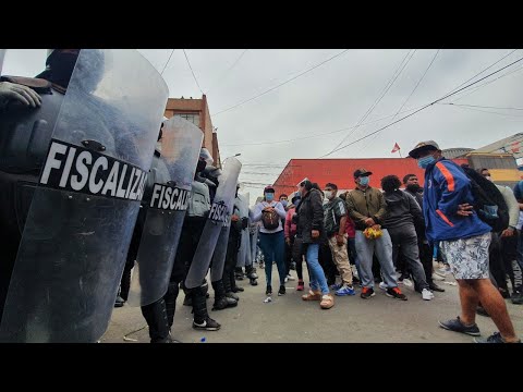 La Victoria: Fiscalizadores y ambulantes protagonizan violento enfrentamiento en Gamarra