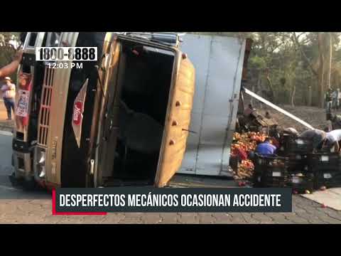 Accidente de tránsito termina en vuelco de camión en Jalapa - Nicaragua