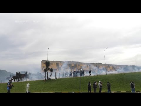 Un año después de disturbios, arrestos en Brasil