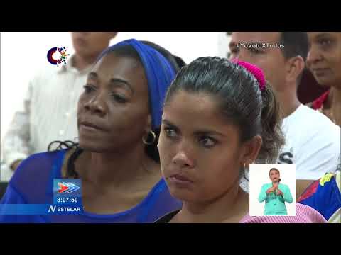 Titular del Parlamento en Cuba dialoga con educadores de Arroyo Naranjo