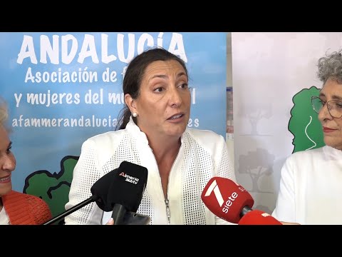 Loles López reivindica el papel de las mujeres rurales para avanzar en igualdad en Andalucía