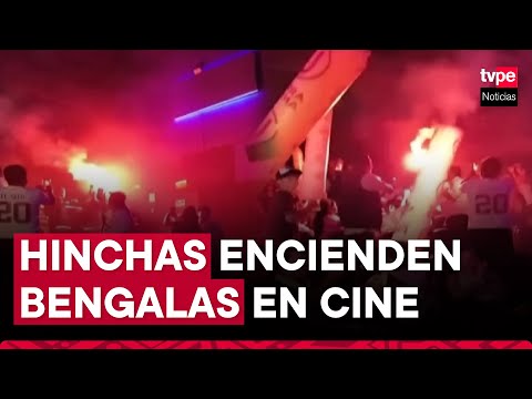Universitario de Deportes: hinchas encendieron bengalas en una sala de cine