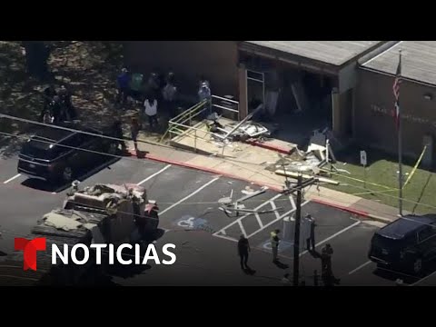 EN VIVO: Múltiples heridos al chocar un camión contra una oficina del Gobierno en Texas