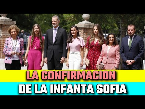 La INFANTA SOFÍA con los REYES la PRINCESA LEONOR Doña Sofía y sus ABUELOS en su CONFIRMACIÓN
