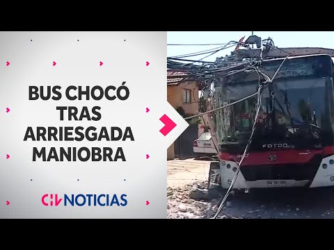 Bus RED chocó contra un poste de luz por ARRIESGADA MANIOBRA en Peñalolén - CHV Noticias