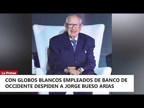 Con globos blancos empleados de Banco de Occidente despiden a Jorge Bueso Arias