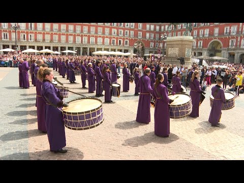 La tradicional tamborrada pone punto y final a una Semana Santa madrileña “extraordinaria”