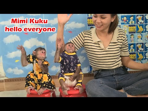 Mom taught Mimi Kuku how to greet the audience watching the video