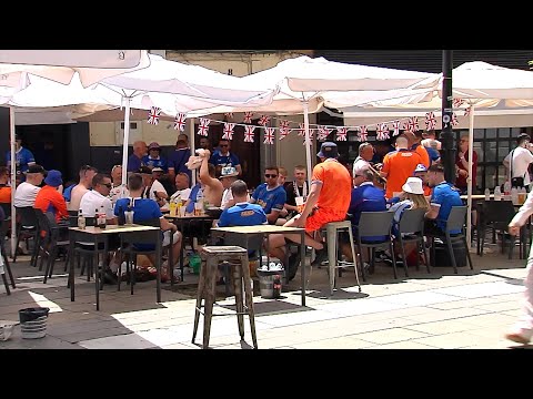 Ingleses y alemanes disfrutan en Sevilla antes de la final de la UEFA