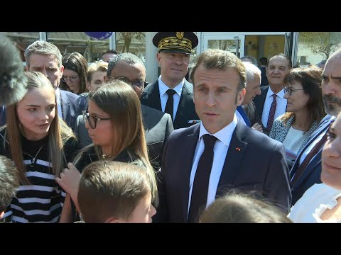 Macron prêt à échanger avec les opposants à la réforme des retraites | AFP Extrait