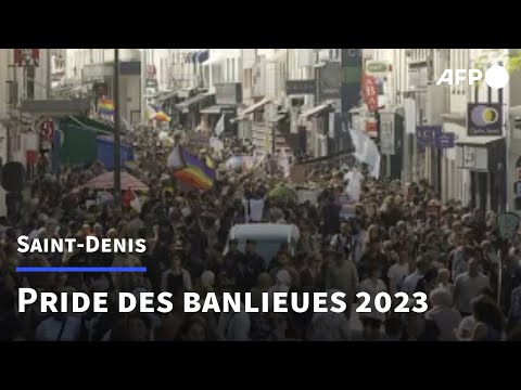 Pride des banlieues 2023: des milliers de personnes défilent à Saint-Denis | AFP