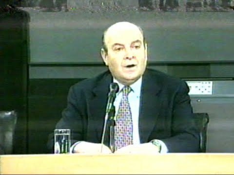 DiFilm - Domingo Cavallo anuncia el corralito financiero (2001)