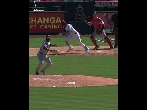 The Nationals turn a nifty double play!